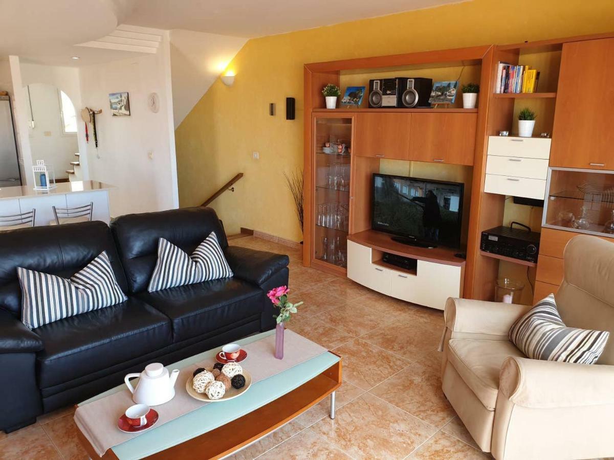 Villa Roque Del Conde With Private Pool, Terrace With Fantastic Sea Views, Wifi, Garden, Garage Adeje Ngoại thất bức ảnh